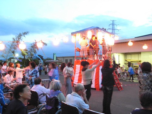 夏祭りの様子