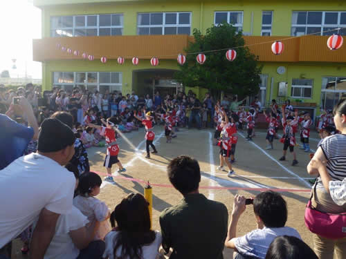 夏祭りの様子