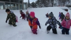 雪遊びの様子