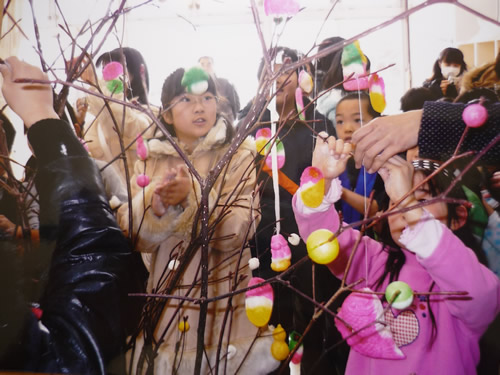 団子さしの様子