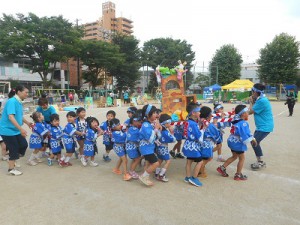 夏祭りの様子