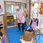 おばあちゃんとの交流ともちつき会